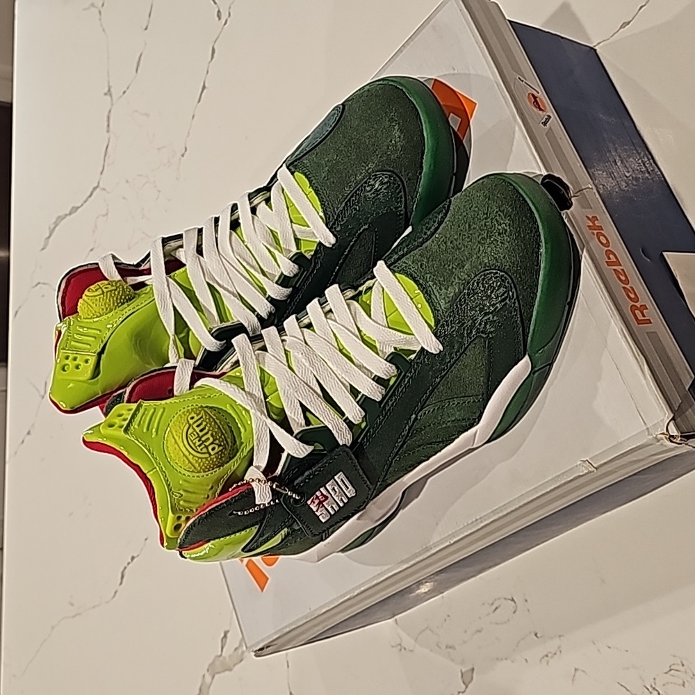 Reebok Shaq Attaq ghost of Christmas